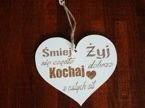 Drewniana zawieszka serce  23X23 cm Śmiej się, Żyj, Kochaj